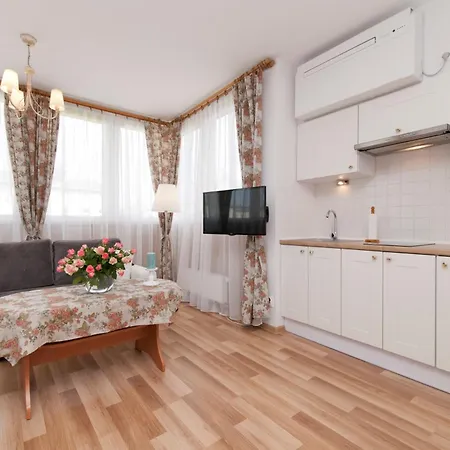 Marina House Apartament *